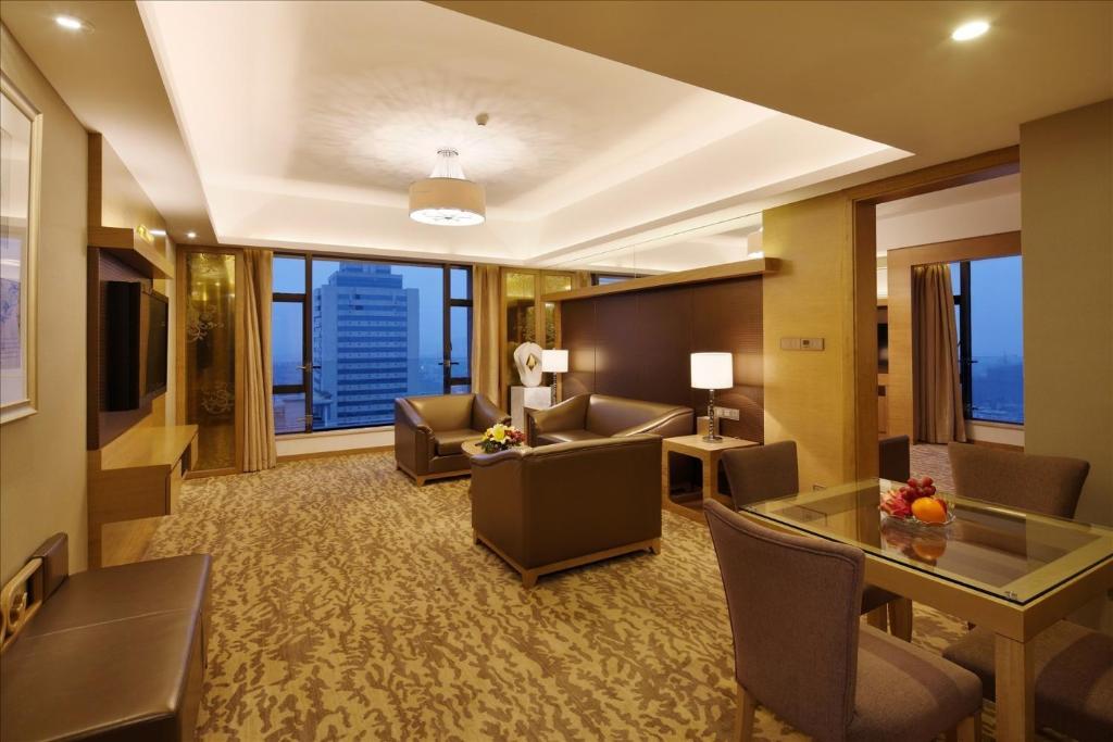 Sovereign Hotel Zhanjiang Rom bilde