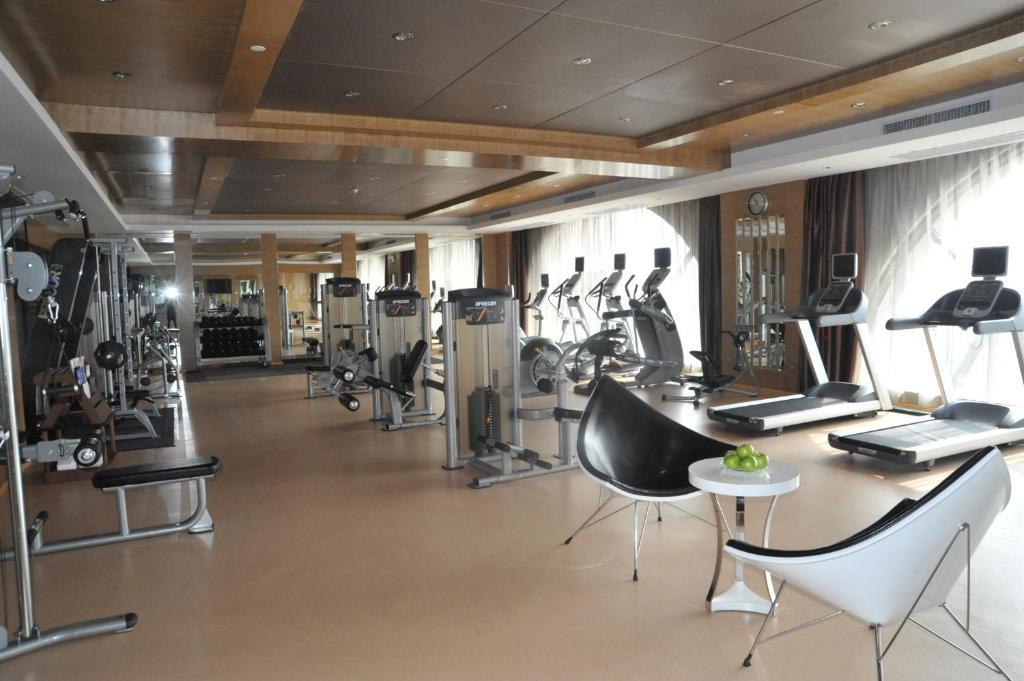 Sovereign Hotel Zhanjiang Eksteriør bilde