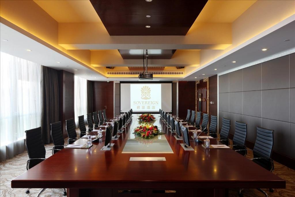 Sovereign Hotel Zhanjiang Eksteriør bilde