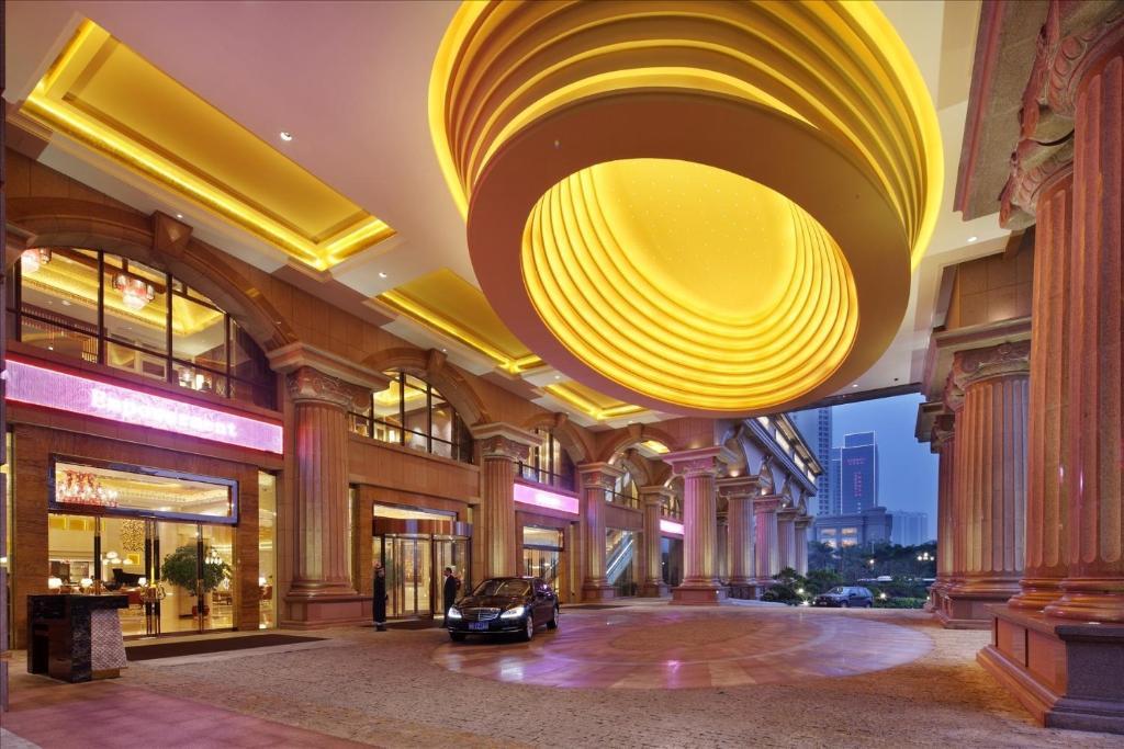 Sovereign Hotel Zhanjiang Eksteriør bilde