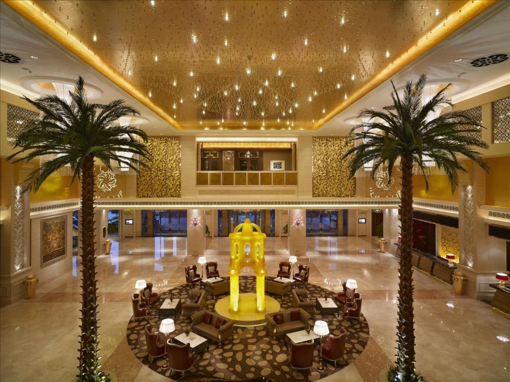 Sovereign Hotel Zhanjiang Eksteriør bilde