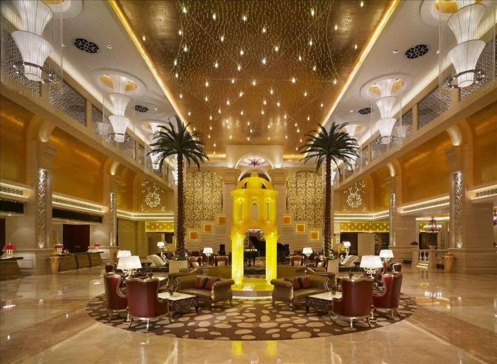 Sovereign Hotel Zhanjiang Eksteriør bilde