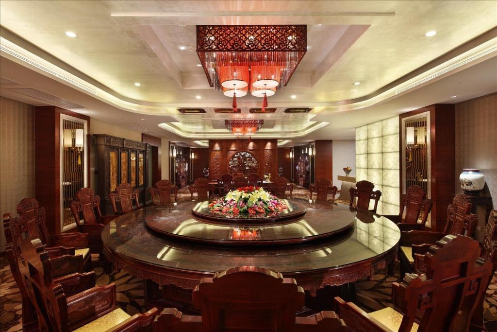 Sovereign Hotel Zhanjiang Eksteriør bilde